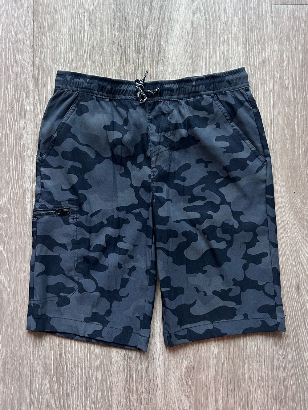 Weatherproof Vintage Boys Camo Tech Cargo Shorts Size L (14/16) NWOT